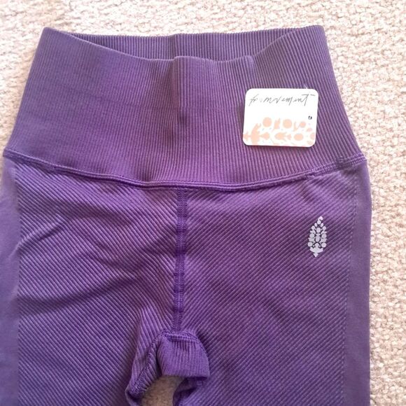 Womens FREE PEOPLE  COMPRESSION LEGGINGS. XS - Picture 2 of 8
